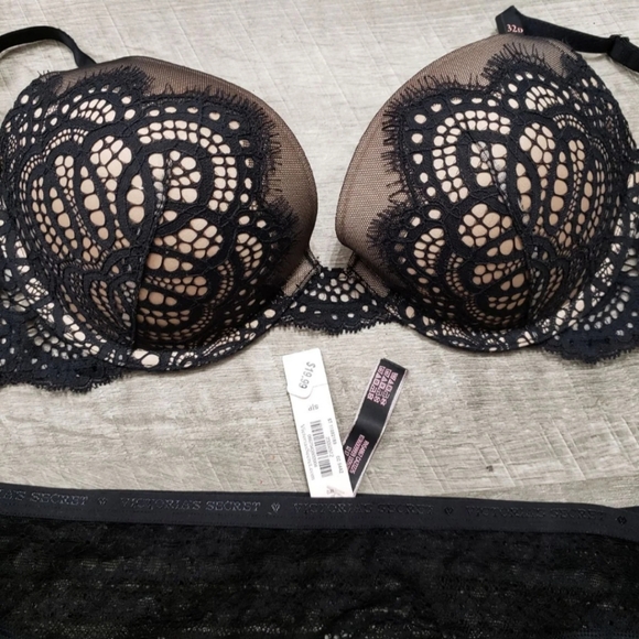 🆕️ NWT Victoria's Secret Bra & Panty Set 32D - Picture 4 of 9